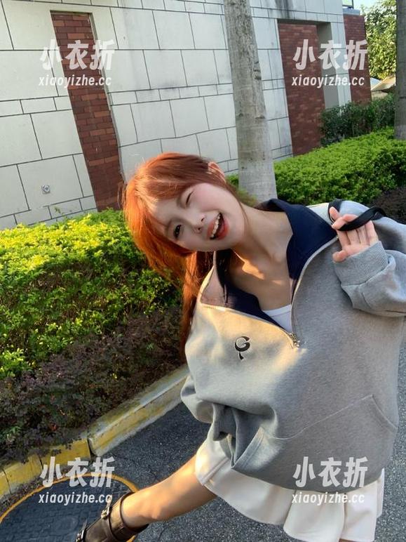 Feilin嗲囡囡 - 就是阿朱啊的美脚高清写真资源，带你感受足间的美丽与优雅.txt