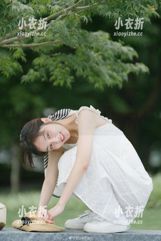 Feilin嗲囡囡 - 最新写真专辑：流氓小巫女学妹的校园风情无限延展！.txt