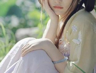 GIRLT果团网 – little贝壳喵女友写真魅力全开！精彩合集和图包，完美诠释青春与活力！.txt