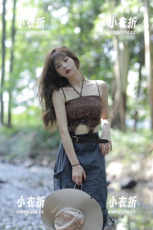 GIRLT果团网 - “妲己_Toxic的JK”写真集：原图曝光，让你大开眼界的视觉盛宴！.txt