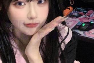 GIRLT果团网 – 风格多变！王语纯油亮图包更新，赶快来收藏.txt
