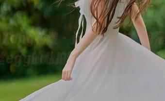 HuaYang花漾 – 沉醉于泳衣的浪漫：尤妮丝egg的私拍图集尽显女性之美.txt