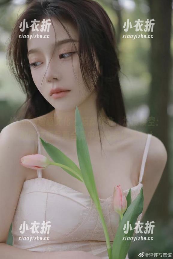 Kimoe激萌文化 - 忘却繁杂，沉浸镂空：秋画之应写真合集中的唯美迷思.txt