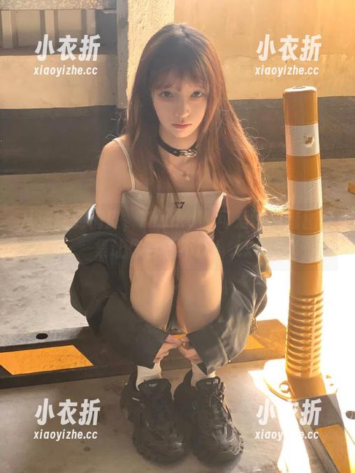 KuukoW 从清纯到俏皮,KuukoW可爱写真套图合集让你百看不厌!.txt