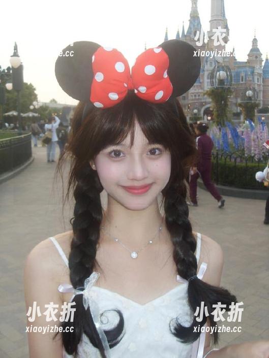 K酱 免费享受K酱性感水手服妹妹的精美作品,感受清新与性感的完美结合!.txt