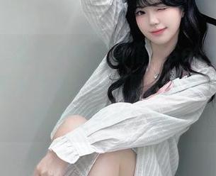MFStar模范学院 – 柳侑绮Sevenbaby空姐写真新更新，尽显职业美与个人风格的完美结合！.txt