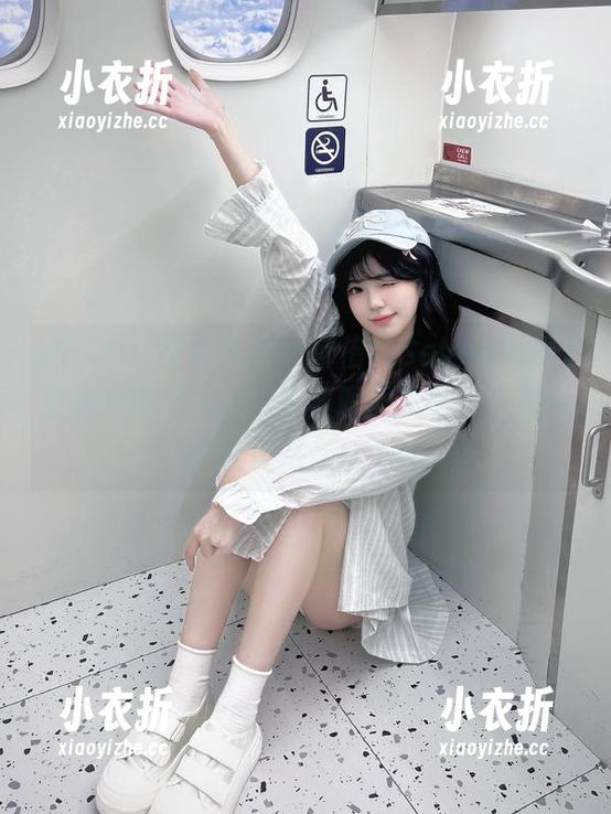 MFStar模范学院 - 柳侑绮Sevenbaby空姐写真新更新，尽显职业美与个人风格的完美结合！.txt