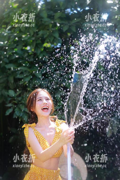 MyGirl美媛馆 - 徐小宝Jessie的制服高清写真，壁纸中释放青春活力与个性.txt