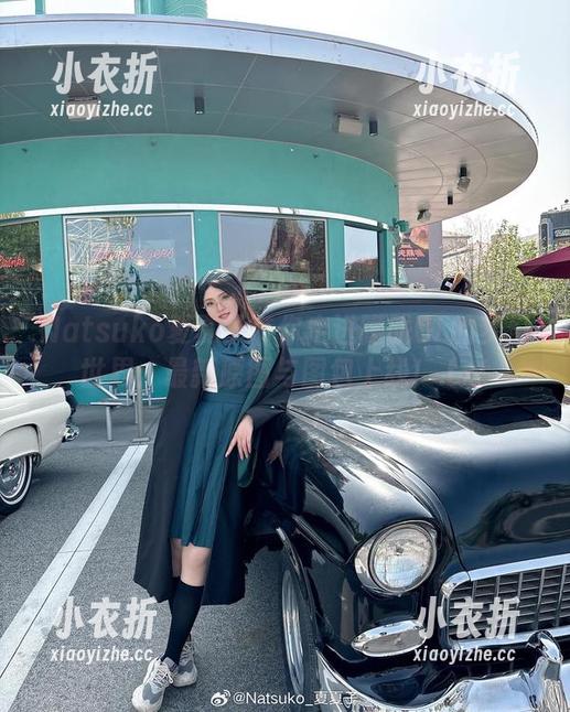 Natsuko夏夏子带你走进朦胧OL的梦幻世界：最新原图与图包上线！.txt