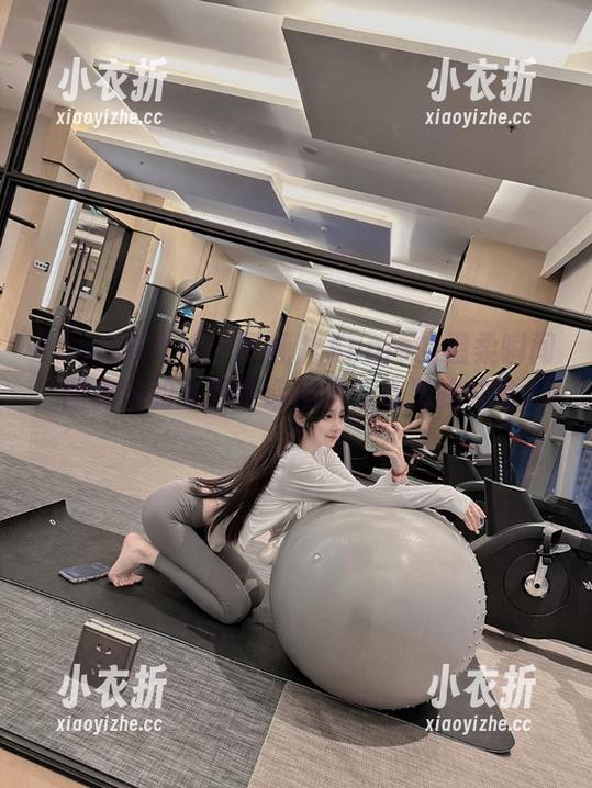 TGOD推女神 - 子纯儿Annie的温柔瞬间：图库中的写真打造视觉与心灵的共鸣.txt