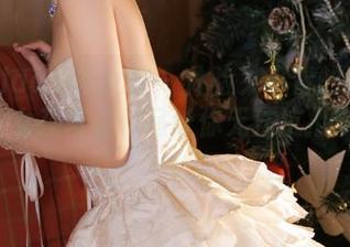 TouTiao头条女神 – 体验艾小青的魅力：一百分女孩写真作品让你无法抗拒下载.txt