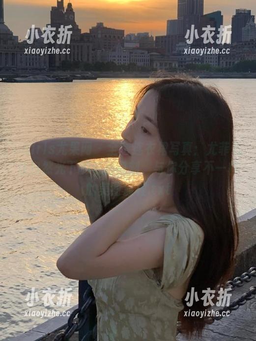 UGirls尤果网 - 全套连衣裙写真：尤菲儿在自然光下的优雅时刻，与你分享不一样的美丽旅程.txt