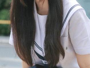 UGirls尤果网 – 景思晴的居家写真作品集：最新宅家风格尽显女神气质.txt