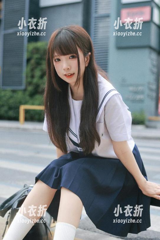 UGirls尤果网 - 景思晴的居家写真作品集：最新宅家风格尽显女神气质.txt