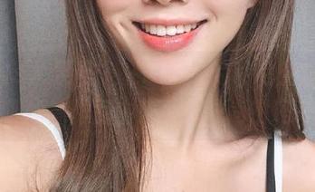 UGirls尤果网 – 在谭晓彤的私房空间中，发现丝袜作品中隐藏的时尚密码.txt