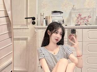 赞美VinnegalRaven乳胶内衣：美丽图集与丰富资源合集.txt