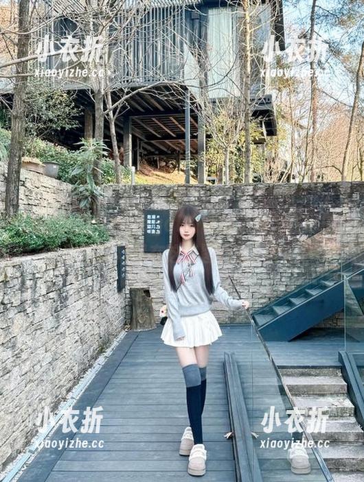 与你分享Vinnegal的私拍专辑，花嫁的甜蜜瞬间尽在这些图片哦！.txt