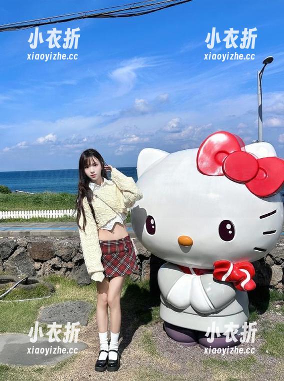 XIAOYU语画界 - 月音瞳在线连体衣写真合集，探索她不一样的魅力与风情.txt