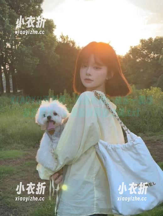 XIAOYU语画界 - 原图瞬间：林乐一职场装扮照片，记录别样职业之美.txt