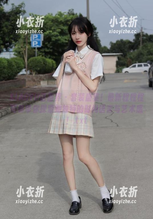 XIAOYU语画界 - 套装盛宴！最新程程程写真带你探索她独特的时尚语言与艺术感！.txt