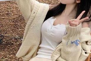 XINGYAN星颜社 – 何晨曦带你领略无圣光写真世界，裤里丝展现独特美感.txt
