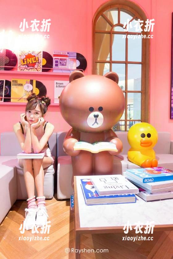 Xiuren秀人网 - Elise谭晓彤校园美图精选：翻开青春画册，记录我们的校园时光！.txt