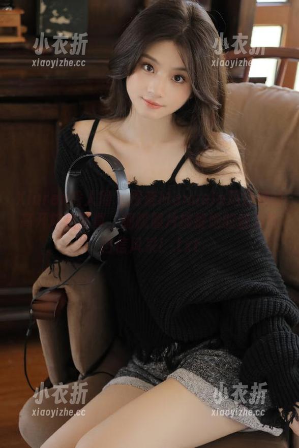 Xiuren秀人网 - 探索Manuela玛鲁娜的高开旗袍写真，细腻照片捕捉她的魅力与自信风采！.txt