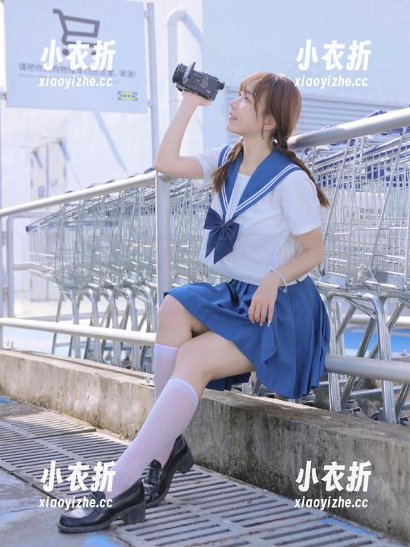 Xiuren秀人网 - 洞悉七米baby的油亮作品，观看其中蕴藏的情感与思考.txt