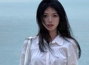 Xiuren秀人网 – 余心曼旅拍精选：为你提供艺术感满满的原图壁纸.txt