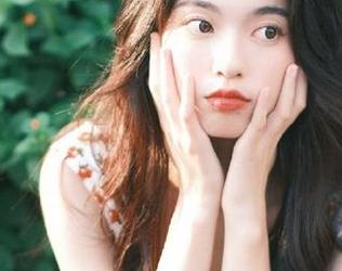 Xiuren秀人网 – 探索刘奕宁Lynn的职业装私拍：每一张美图都值得收藏！.txt