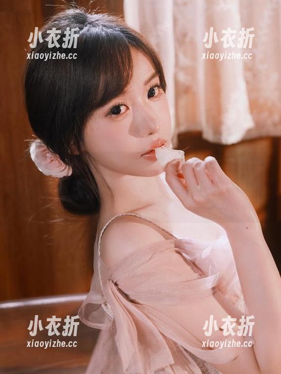 Xiuren秀人网 - 周大萌短裤魅力高清图片，感受她在阳光下绽放的青春与活力！.txt
