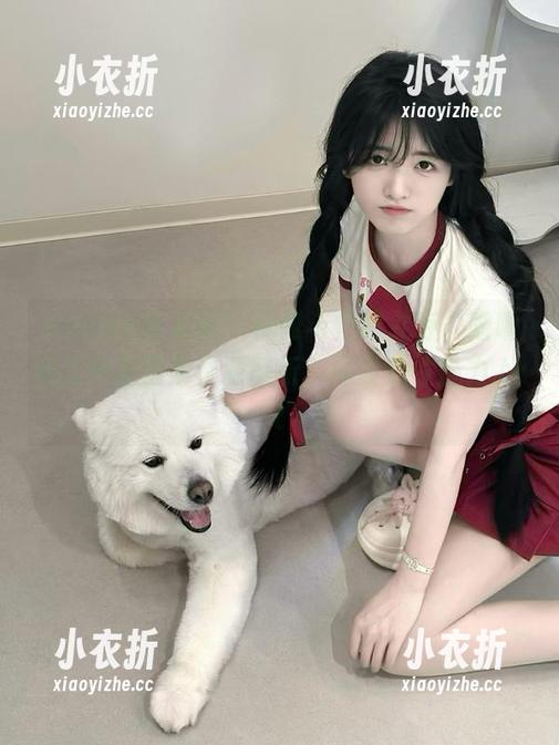 Xiuren秀人网 - 优雅与性感并存，噜噜妞儿短裙图集资源解析，尽显女性魅力.txt