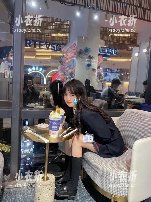 Xiuren秀人网 - 在线观看夏小秋秋秋的高清棉袜写真，感受舒适与个性的完美交融.txt