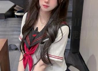 Xiuren秀人网 – 夏诗雯Sally的裤里丝系列：精美原图分享，带你走进她的时尚之旅.txt
