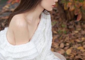 Xiuren秀人网 – 小肉肉咪私拍写真：捕捉她在裤里丝里的优雅与活力时刻.txt