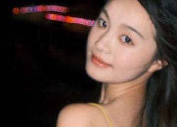 Xiuren秀人网 – 灰丝写真里的小蛮妖yummy：用图片讲述她的美丽与故事的奇妙旅程！.txt
