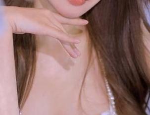 Xiuren秀人网 – 抖娘利世倾情演绎最新短裙风格，这组绝美照片值得收藏！.txt