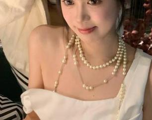 Xiuren秀人网 – 曦宝儿写真集精选：这个新人模特怎样通过丰满魅力震撼摄影界！.txt