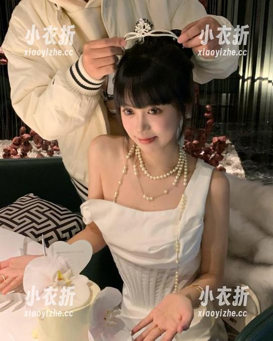 Xiuren秀人网 - 曦宝儿写真集精选：这个新人模特怎样通过丰满魅力震撼摄影界！.txt