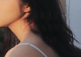 Xiuren秀人网 – 别再错过“白芷yy学姐”的图包资源，惊艳女神就在眼前等你来欣赏！.txt