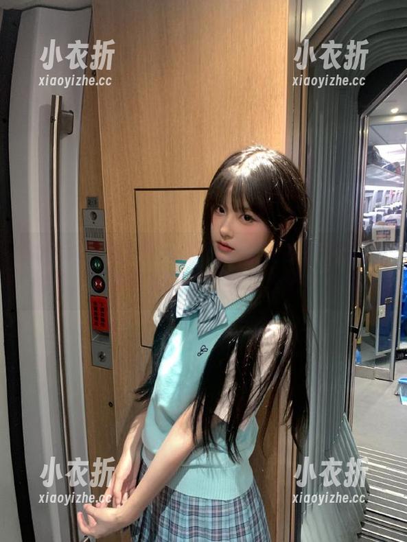 Xiuren秀人网 - 耶利亚的制服魅力大揭秘，来看看她的作品集分享吧！.txt