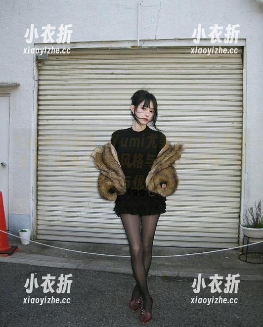 YouMi尤蜜荟 - Yumi尤美皮衣个人写真合集：聚焦于她的风格与气质的图包，尽显自信与优雅.txt