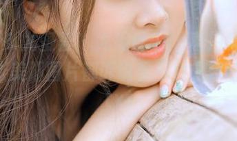 YouMi尤蜜荟 – 尤妮丝Egg私拍精选：每一张美脚图片都诉说着不为人知的故事.txt