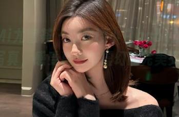 YouMi尤蜜荟 – 跟随樱小白baby的高清透明写真，感受真实与虚幻的完美交融.txt