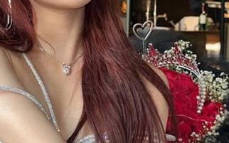 YouWu尤物馆 – Kely香香美脚魅惑心灵，精致写真套图合集让你眼前一亮！.txt