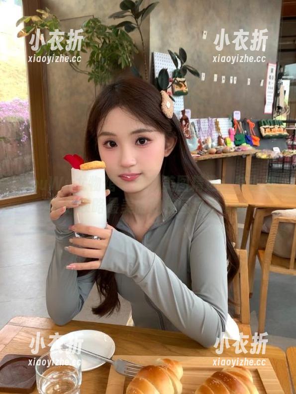 YouWu尤物馆-艾小青 YouWu尤物馆 - 校园美图精选:艾小青带你领略最美丽的校园风景.txt