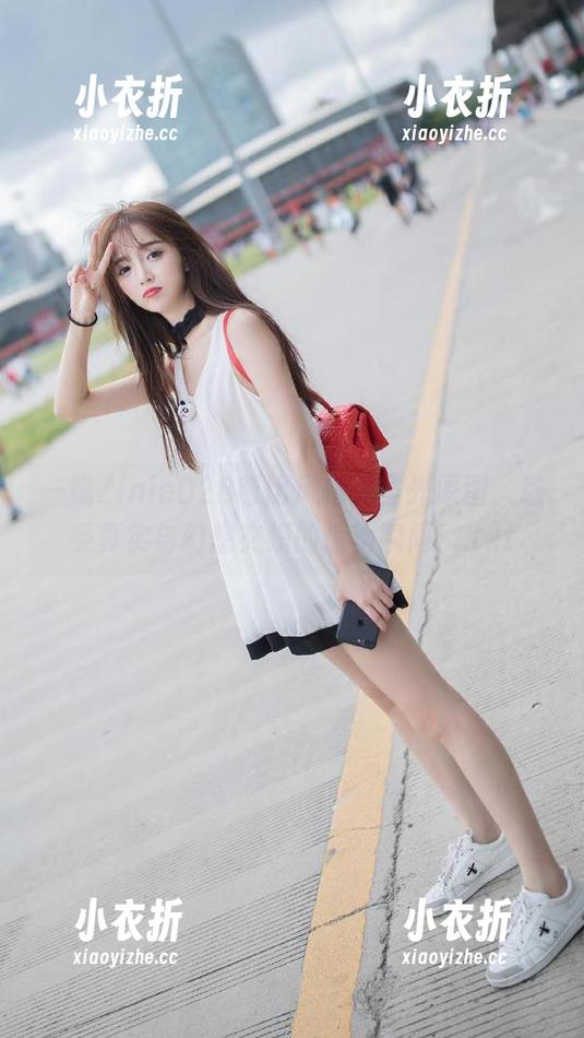 一窥ZinieQ2B芭比风格无圣光原图，感受真实与幻想交织的惊艳瞬间！.txt