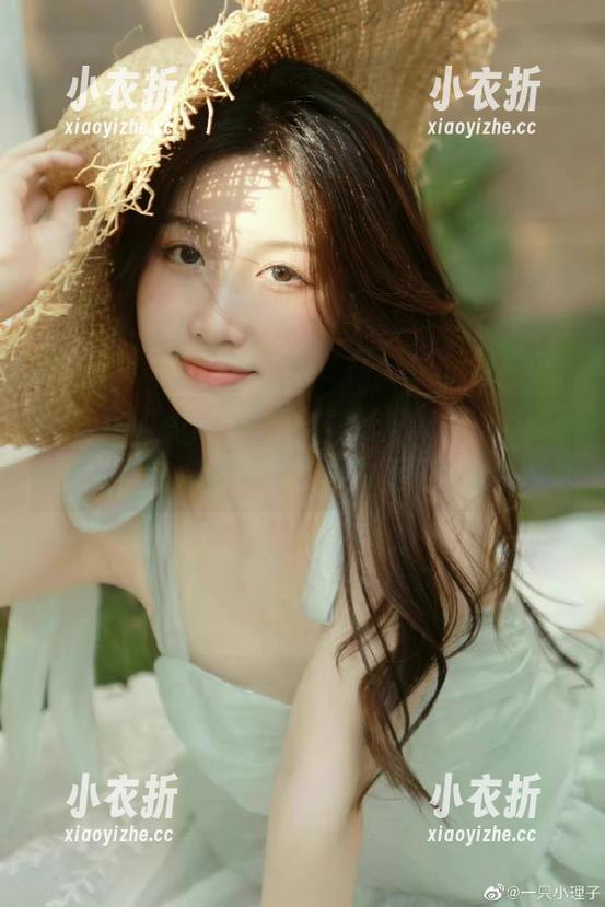 beautyleg - 美图与壁纸汇聚，Leonie网袜作品展现视觉艺术的无限可能.txt