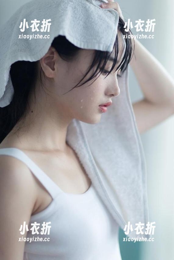 beautyleg - Maggie制服系列分享：一场视觉盛宴，带你欣赏她的写真合集之美！.txt