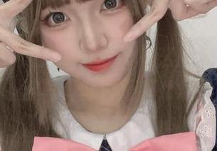 解锁夏日风情：lovely呆玄的穿T恤的凌波写真套图畅享.txt